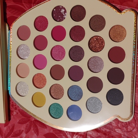 Makeup - Picture 5 of 6